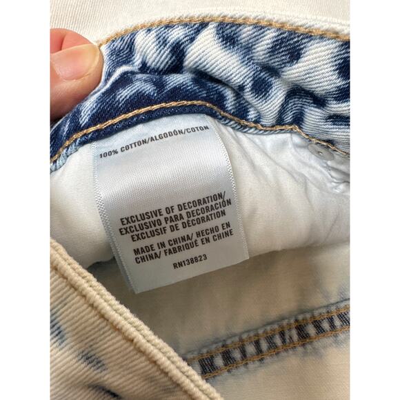 NWT Idyllwind High Rise Light Wash Raw Edge 90s Galveston Denim Shorts SZ: 16 - Picture 8 of 10